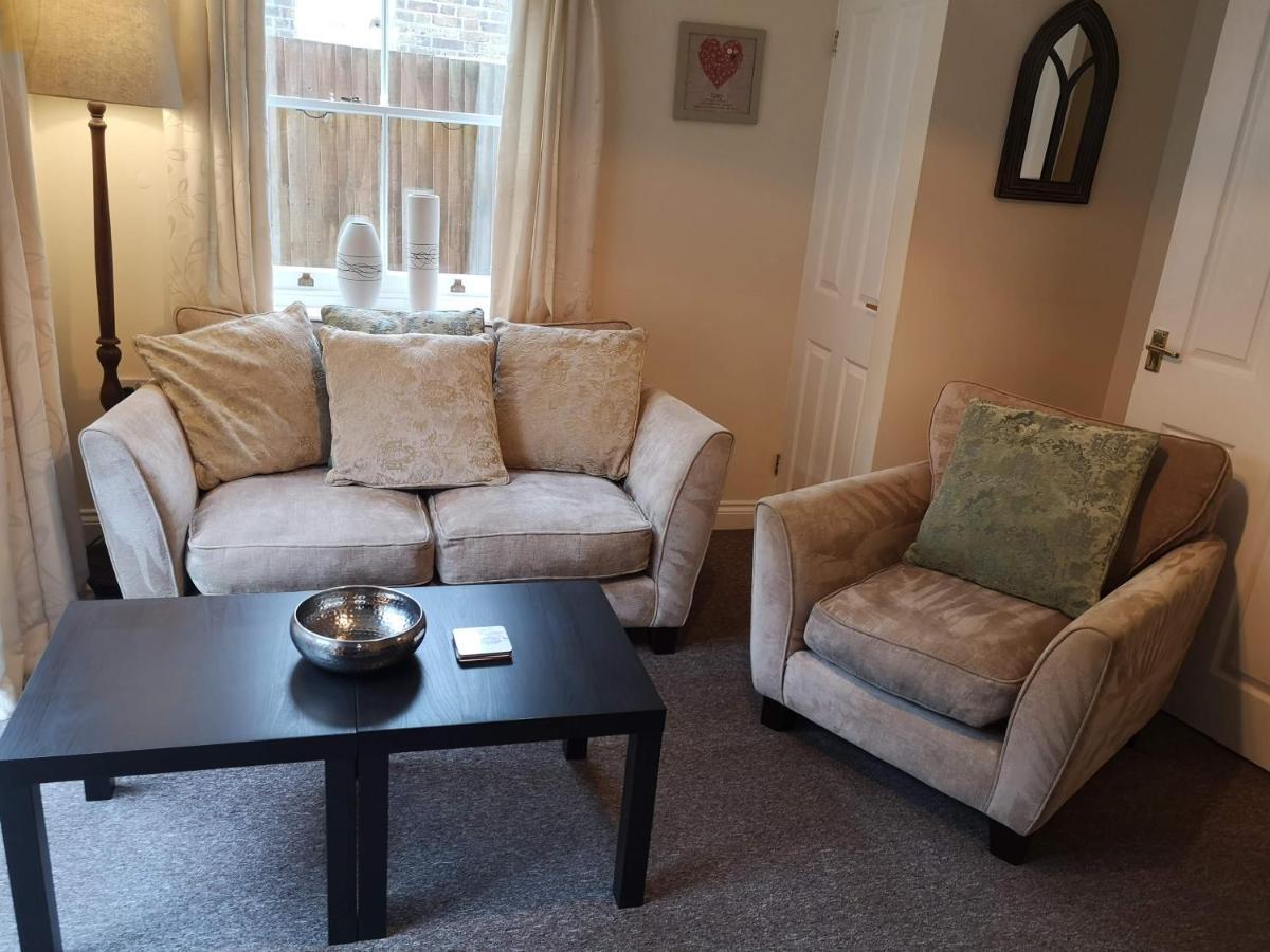 Coastal Escape Deal - 2 Bedroom House -Short Lets & Serviced Accommodation Esterno foto